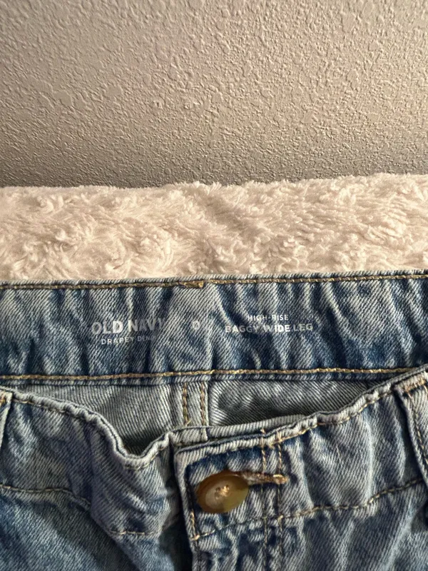 Old Navy baggy, wide leg jeans - Image 3