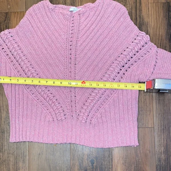Current Air Textured Knit Sweater in Dusty Pink - Image 8