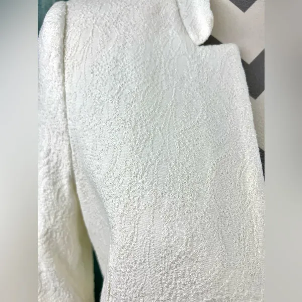 NWT - Zara Ivory Floral Jacquard Textured Blazer - Size M - Image 4