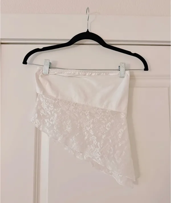 Amazon White Lace Top - Image 2