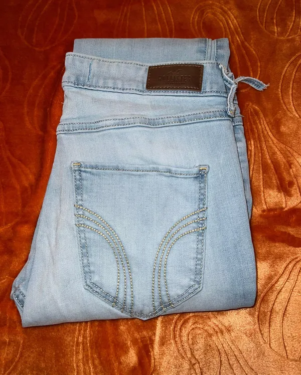 Hollister High Waisted Skinny Jeans - Image 2