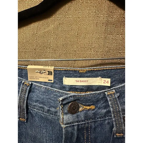 NWT Levis 94 Baggy Mid Rise Straight Leg Jeans Size 24x31 - Image 6