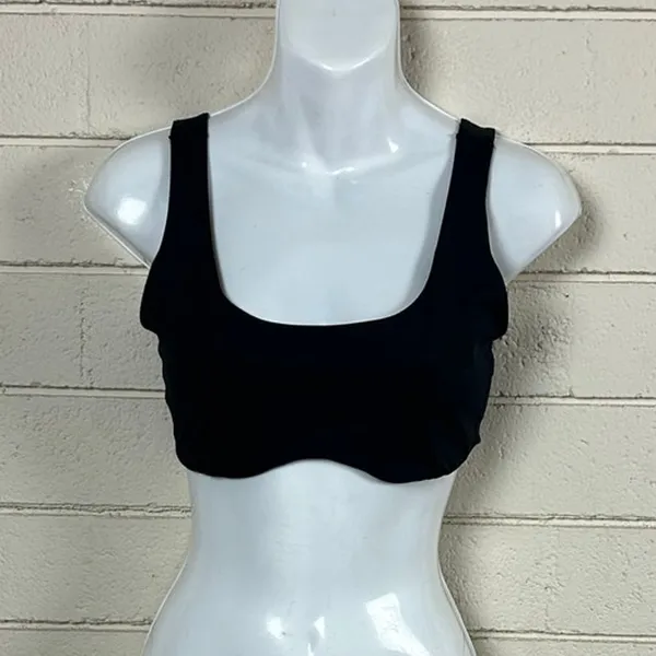 Gymshark Black Sports Bra size M - Image 7