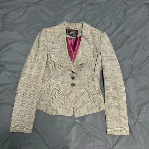 Atmosphere Beautiful plaid blazer/ suit jacket - Image 4