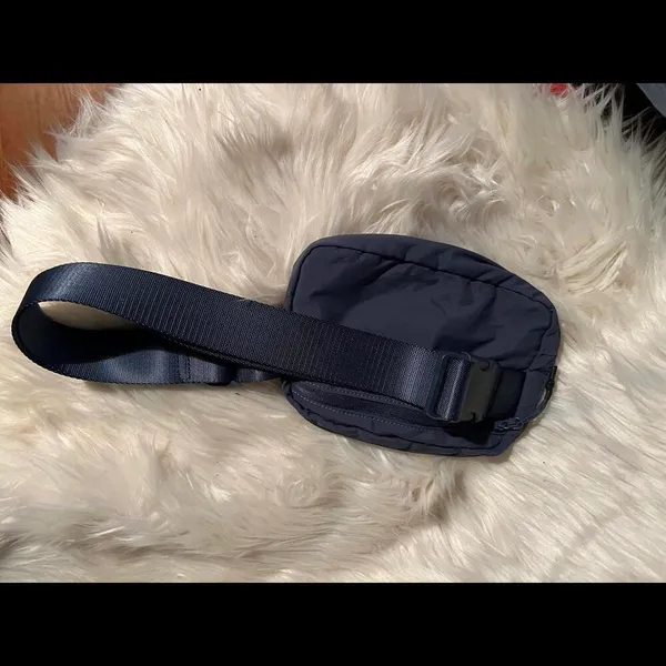 Stylish Dark Blue Small Belt Bag - Image 3
