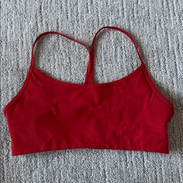 Vuori AllTheFeels Sports Bra in Scarlet Red - Image 2