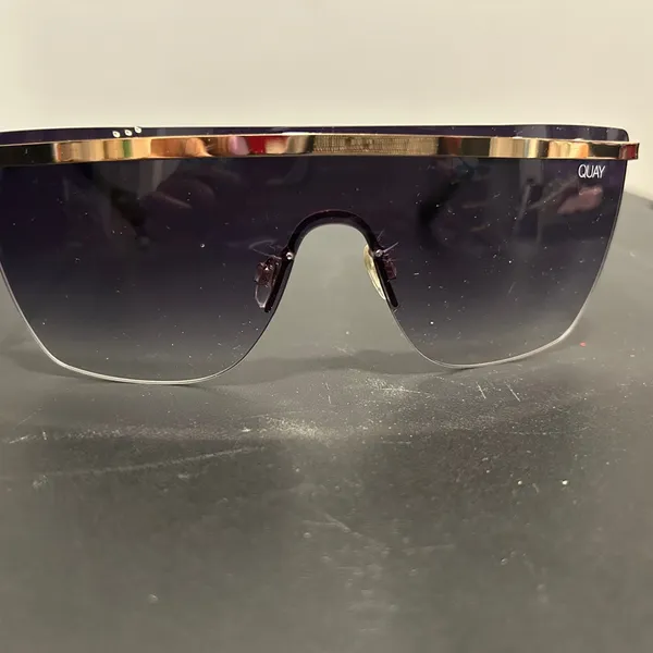 Quay Australia Gold Black Frameless Sunglasses - Image 3