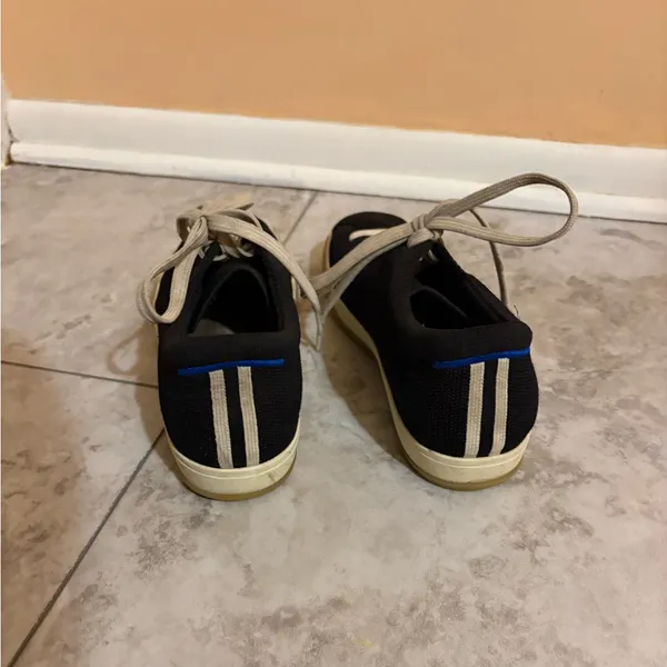 Rothy’s The Lace-Up Sneakers in Black - Image 6