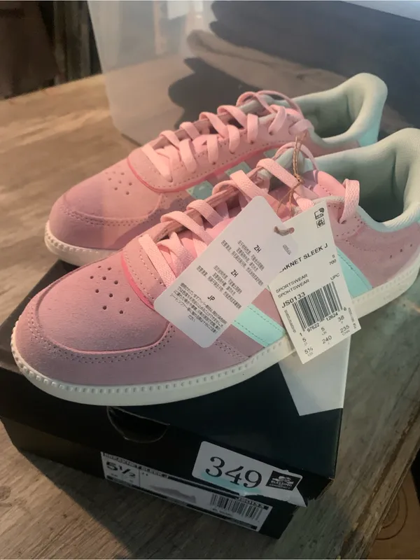 Adidas Breaknet Sleek J sneakers (style JS0133) in a soft pink and mint colorway - Image 2