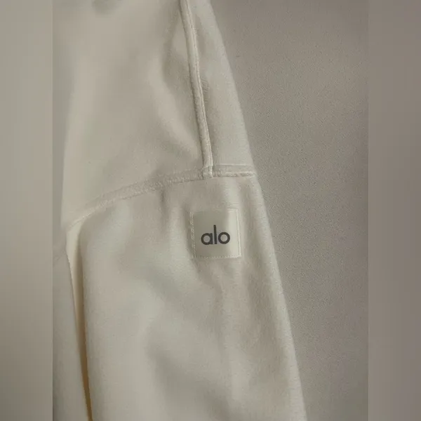 Alo Yoga NWT Hazy Mock Neck Pullover in Ivory Size S Oversized - Image 12