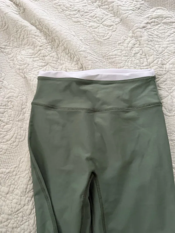 Abercrombie and fitch ypb contour leggings size medium - Image 3
