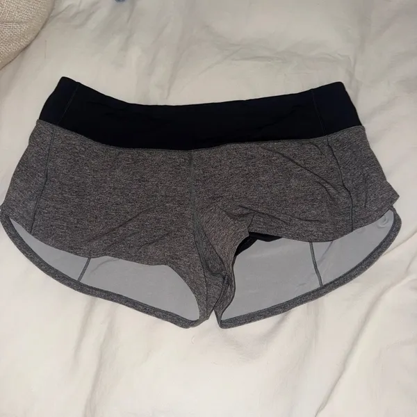 Lululemon Shorts Hotty Hot - Image 2