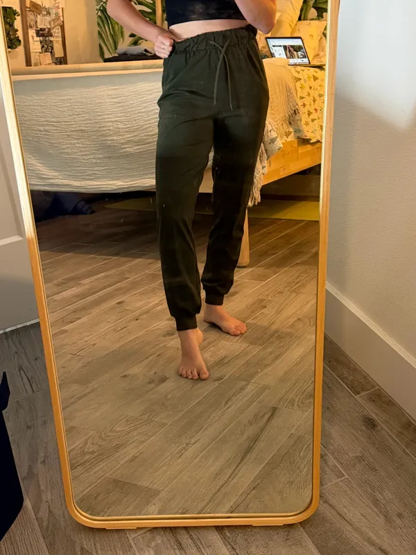 Lululemon High Rise Joggers - Image 4