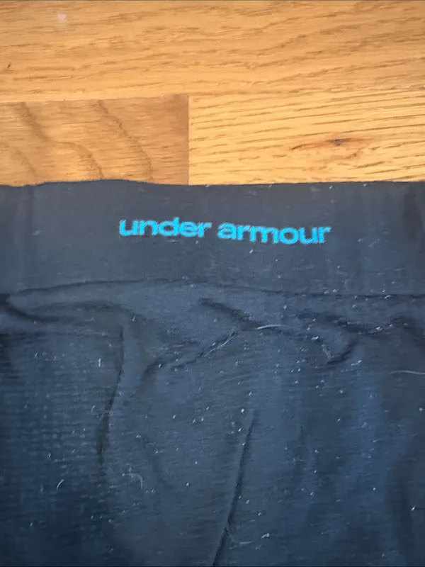 Under Armour | Black Thermal Capri Leggings Base 2.0 Size Large - Image 4
