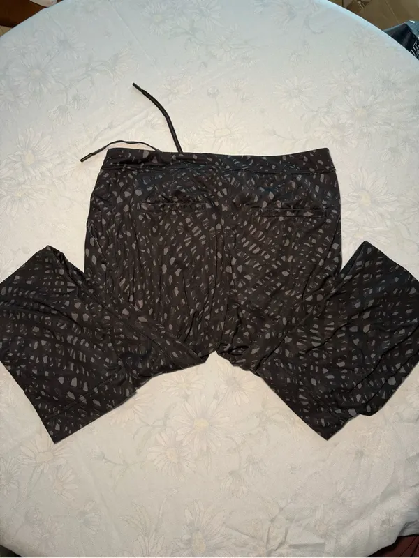 Lululemon Patterned Joggers - Image 2