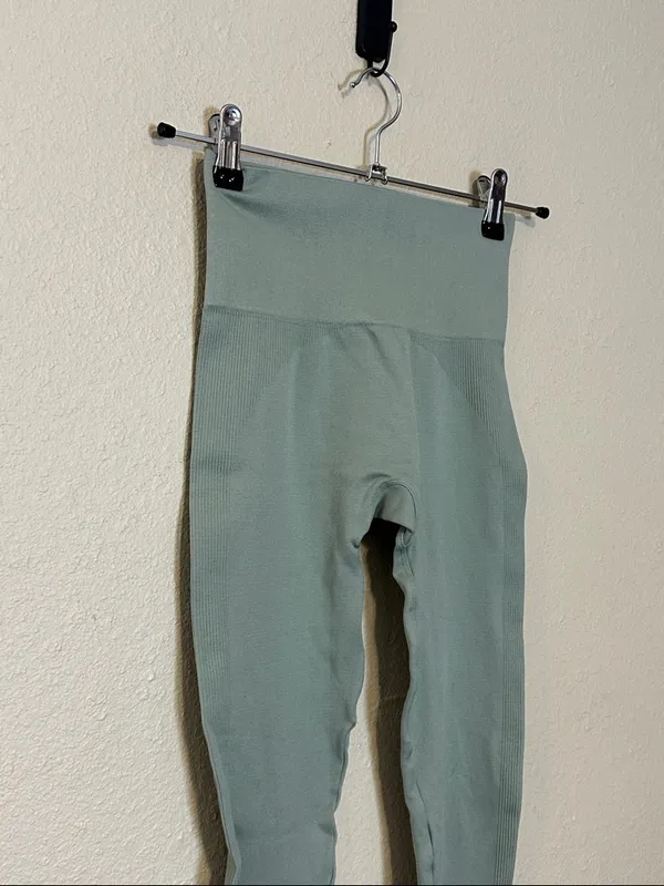 SET Active‎ Sculptflex Legging in Aspen Green Size XS/S - Image 4