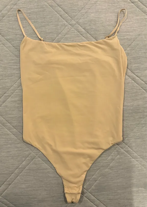 SKIMS Tan Nude Stretch Bodysuit - Image 2