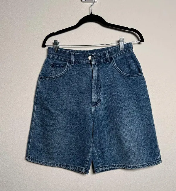 Vintage 90s Lee High-Waisted Denim Shorts - Image 6