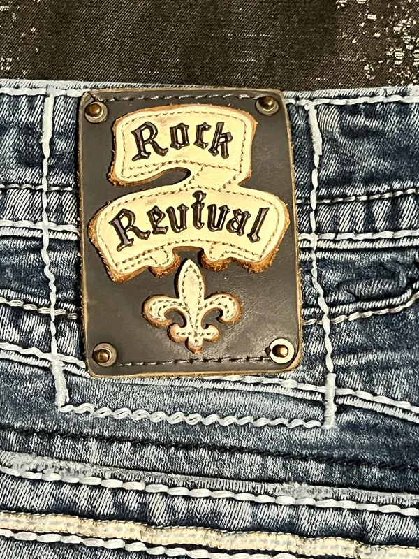 Womens 32" Rock Revival Feeny Straight Distressed Cutoff Denim Capris - Image 11