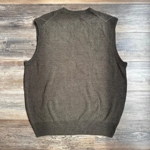 Geoffrey Beene Extra Soft Argyle  V-Neck Sweater Vest. - Image 6