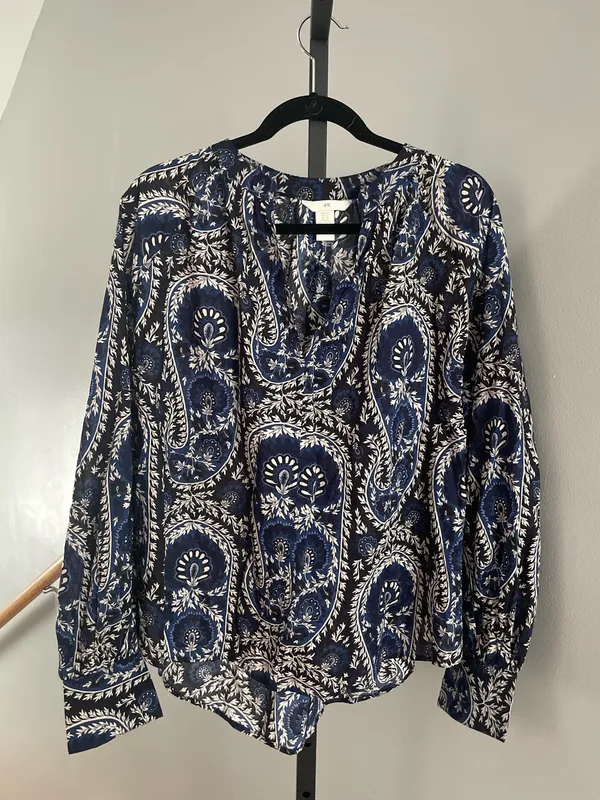 H&M 100% Cotton Paisley Floral Boho Navy Blue Peasant Blouse Size XL - Image 2