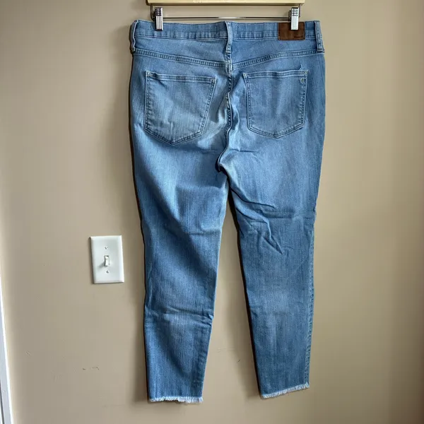 Madewell 9" high rise skinny crop 32 light wash blue jeans women's button detail - Image 5