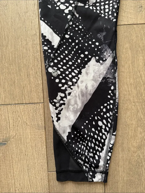 Lululemon Inspire Tight II Mesh - Image 9