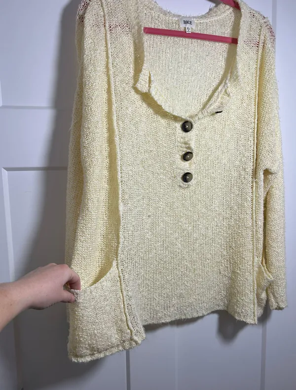 Buckle XL  sweater top - Image 4