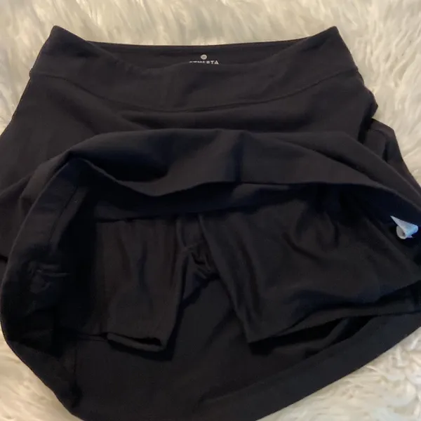 Athlete Skorts size A excellent condition 18” long with zipper pocket on the sid - Image 2