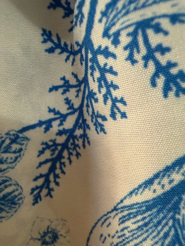 SHEIN Blue & White Floral Print Double Ruffle Hem Strapless Tube Dress -Size Med. Tiered Layer Ruffle Hem Tube Dress Sleeveless Tube Dress. Wear to a vacation, summer, spring outing, date night or party event. Super cute, gently warn & excellent condition. Measurements approximately 15” from armpit to armpit not fully stretched out from elastic x 25” long. Non-smoking home. Priced to sell at as is condition. Don’t like my price, make reasonable offer! - Image 6