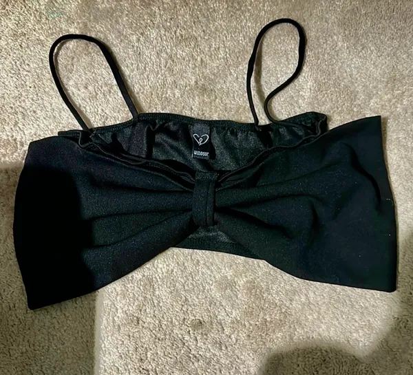 Windsor NWT Sz S Adorable Black Crop Top W Large Bow - Image 3