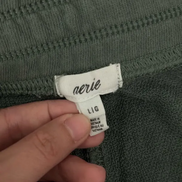 Aerie Women Green Twill Sweat Shorts Elastic Waist‎ size L - Image 7