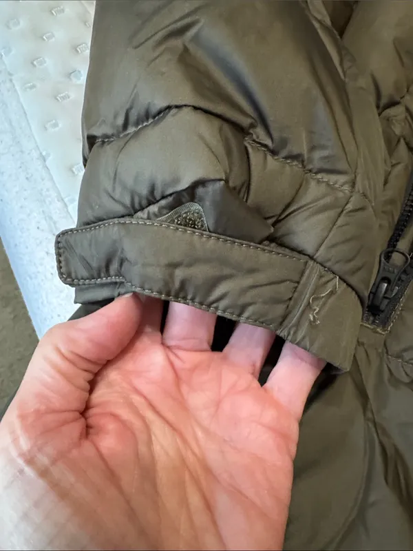 The North Face Women's Olive Green Long Quilted Puffer Jacket - Image 3