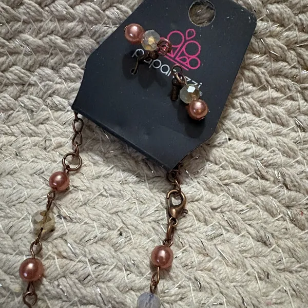 Paparazzi nwt necklace and earrings - Image 9
