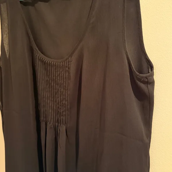Elegant Black Sleeveless Top Size Large - Image 2