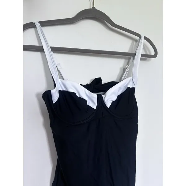 NWT Quince Black & White Italian Underwire One-Piece Swimsuit Size Small - Image 3