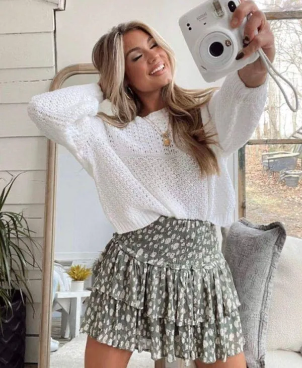 Lane 201 These Three Boutique Green Floral Skirt - Image 2