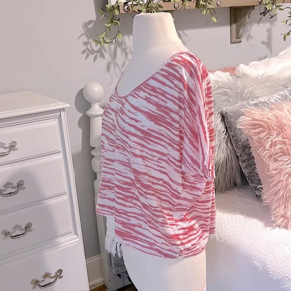 Wet Seal Oversized Medium Pink Zebra Stripe Crop Top Comfy Shirt Womens Medium - Image 3