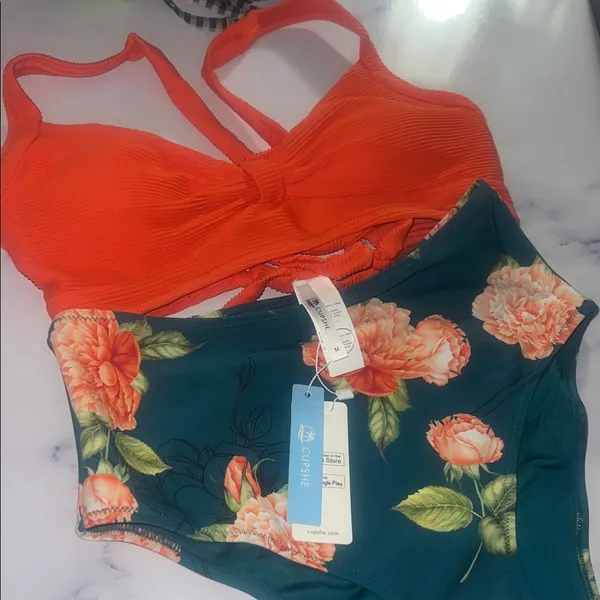Cupshe Orange and Floral Two-Piece Swimsuit Med - Image 3