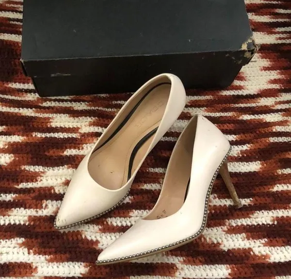 COACH Restored Waverly PumpS Office Siren Core Heels Genuine Leather White Silver Studded-6.5B Comes with box - Image 2