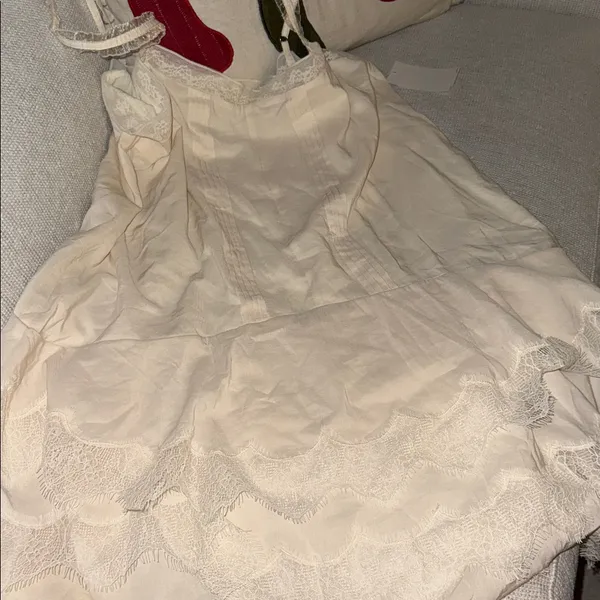 NWT Reformation cream Cleodora Dress size 12! - Image 5