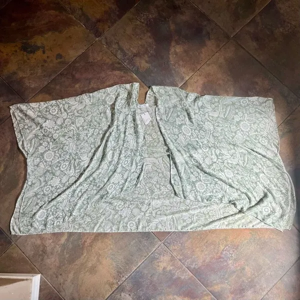 NWT Yak & Yeti Green Floral Thin Shawl Cardigan One Size - Image 4