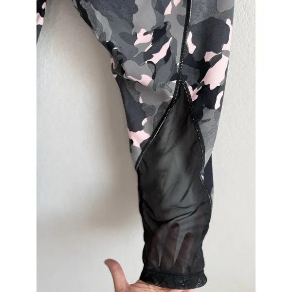 Torrid‎ Athletic Camo Pink Grey Cropped Mesh Legging Women's Size 2X Gym Stretch - Image 6