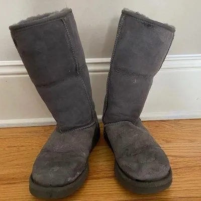 Grey tall Ugg’s - Image 2