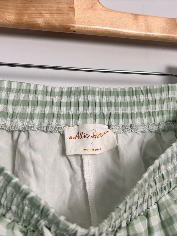 Allie Rose|Green Gingham Ruffle Drawstring Shorts sz small - Image 3