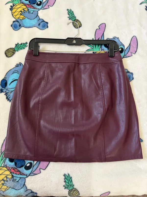 Express Size 4 Burgundy Faux Leather Moto Mini Skirt Asymmetrical Zip Y2K Grunge - Image 4