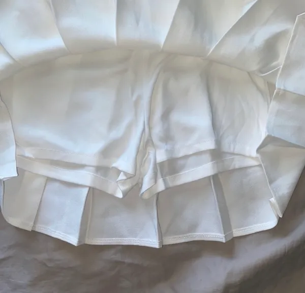 Yesstyle white pleated mini skirt - Image 2