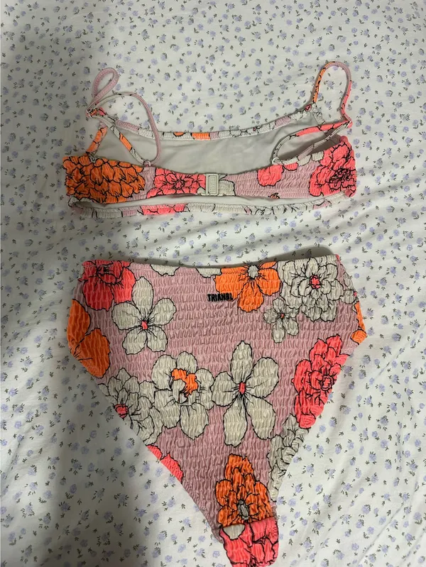 Triangl Bikini - Image 2