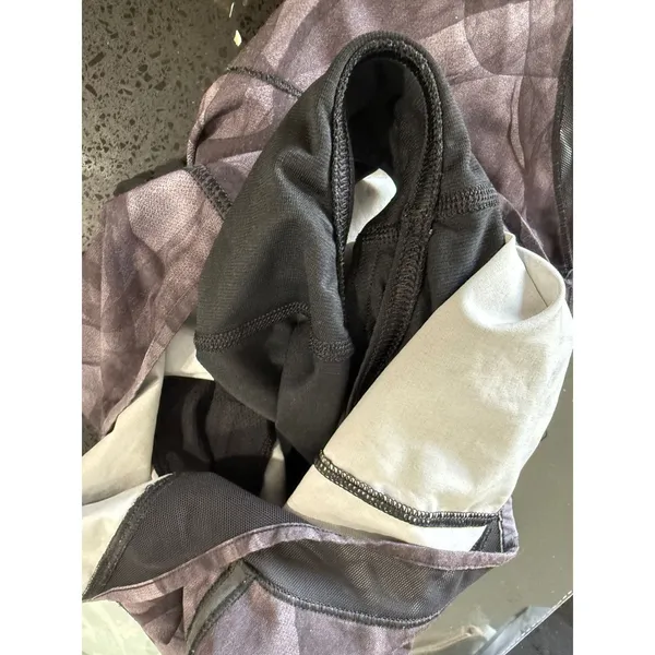 Lululemon Hotty Hot High-Rise Lined Short 4" Tall Grey Black Abstract Print Sz 6 - Image 5