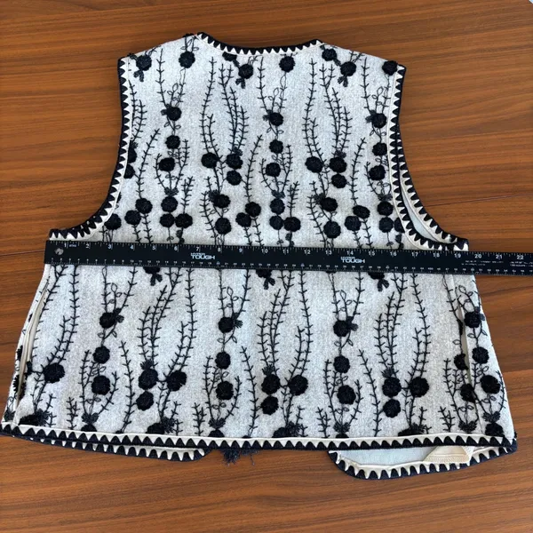 Entro Embroidered Floral Vest Small Tassel Tie Boho Cottage Grandma Chic Fall - Image 10